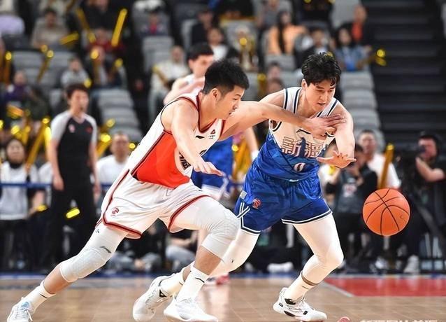 北京首钢队迎战山东男篮，实力对比拚搏的简单介绍